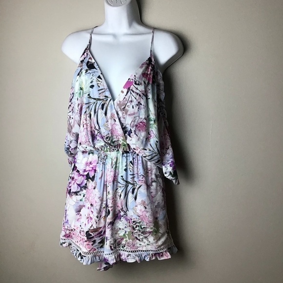 Willow & Clay Lilac Cold Shoulder Floral Romper - Picture 4 of 10